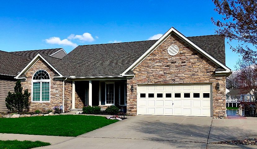 1st image of 4985 Lake Forest Dr
