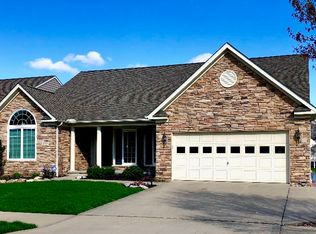4985 Lake Forest Dr, Peninsula, OH 44264