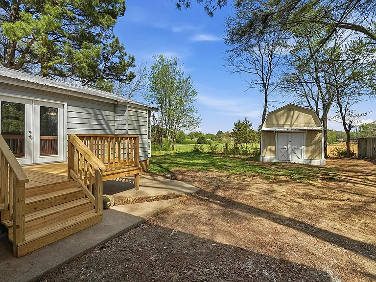 1410 Magee Dr — Photo 10