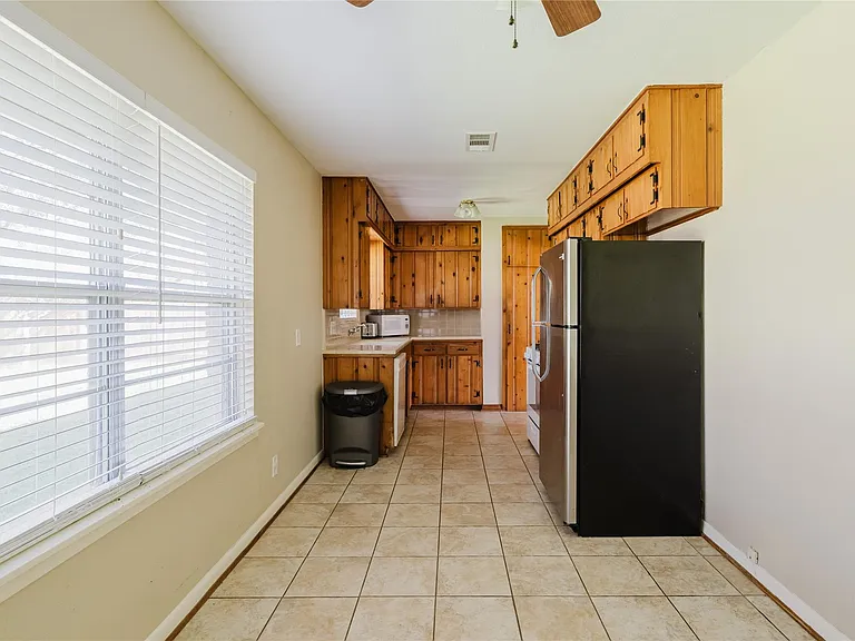 5210 De Lange Ln — Photo 15