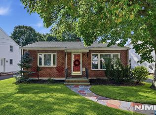 95 Maple St, Bergenfield, NJ 07621