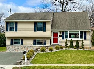 53 Taylor St, Dover, NJ 07801