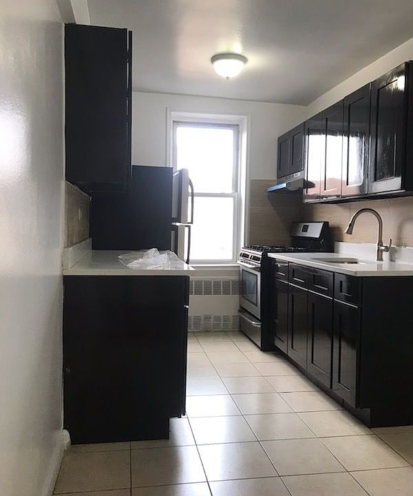 1st image of 14060 Beech Ave APT 6A