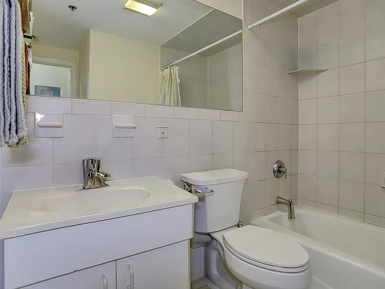 217-219 Clinton St #7 — Photo 16
