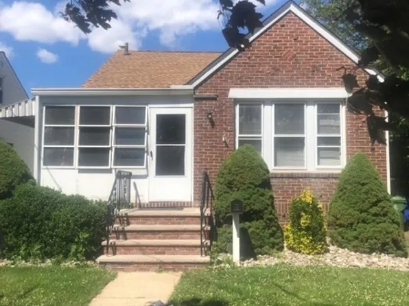 626 Miltonia St, Linden, NJ 07036