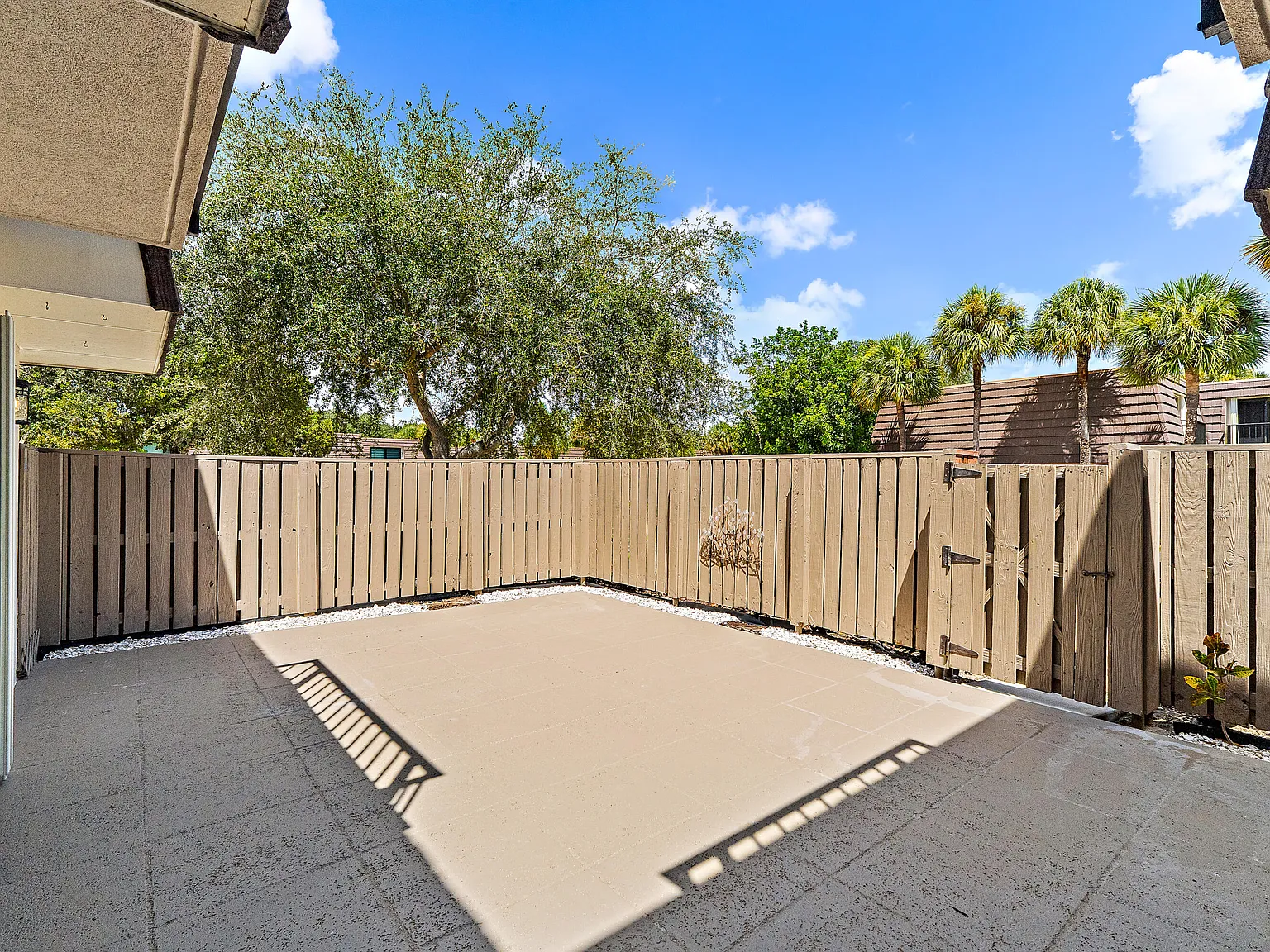 2 bed, 2.5 bath, 1188 sqft, $3,200 — Photo 4