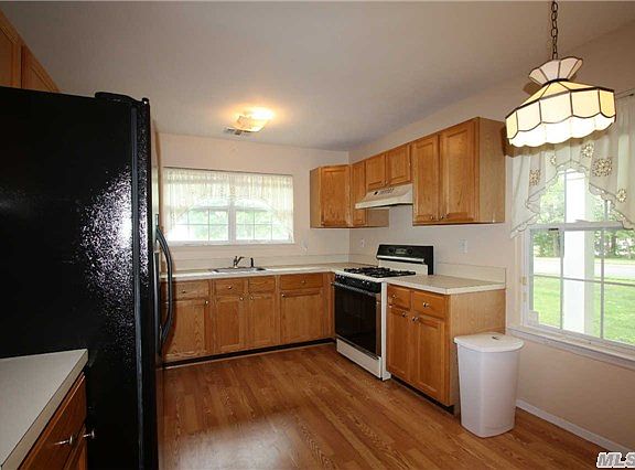 4th image of 2 Westchester Ct