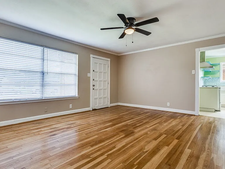 3632 Demaret Dr — Photo 2