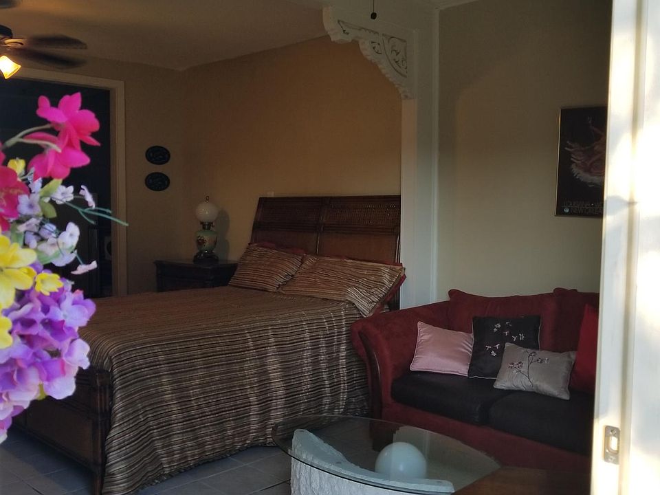 1st image of 629 Columbus St