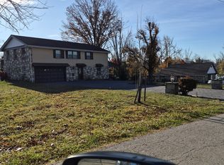 901 Montgomery Ave, Fort Washington, PA 19034