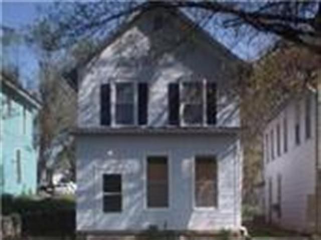 2nd image of 520 Olive St