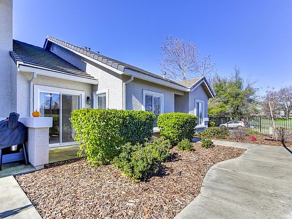 3rd image of 790 Shasta Oaks Ct