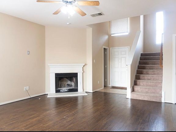 5th image of 900 Creekside Dr