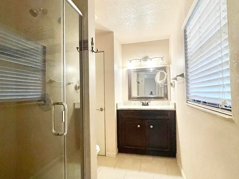 3025 Briarwood Ln — Photo 37