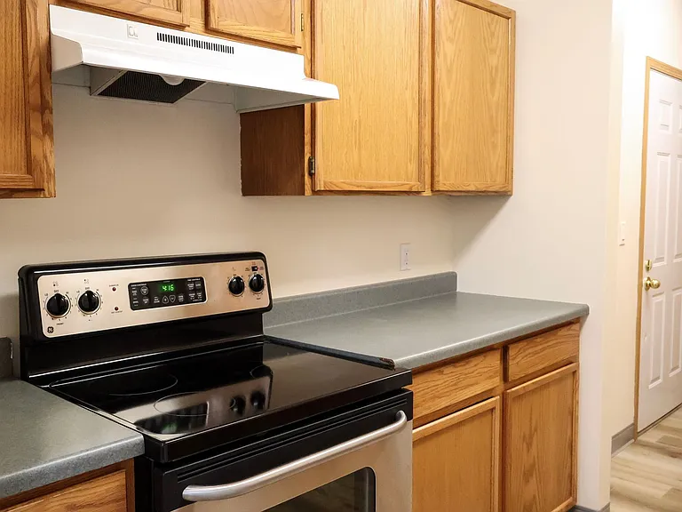 Oak Street Town Homes — Photo 15