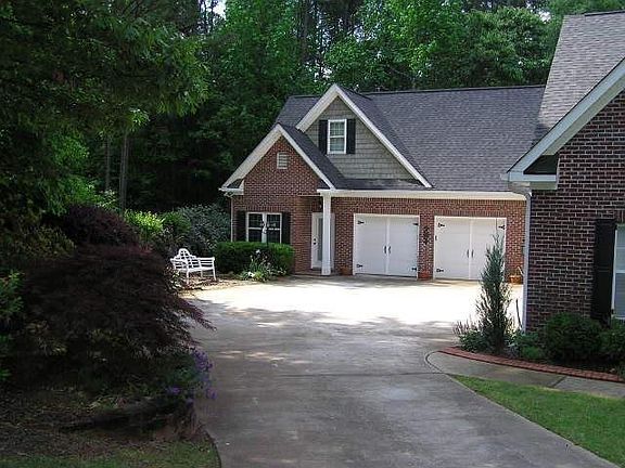 2nd image of 1204 Loxley Cir