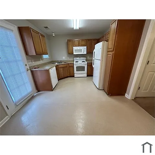 2120 Slighs Ave #B Photo 1