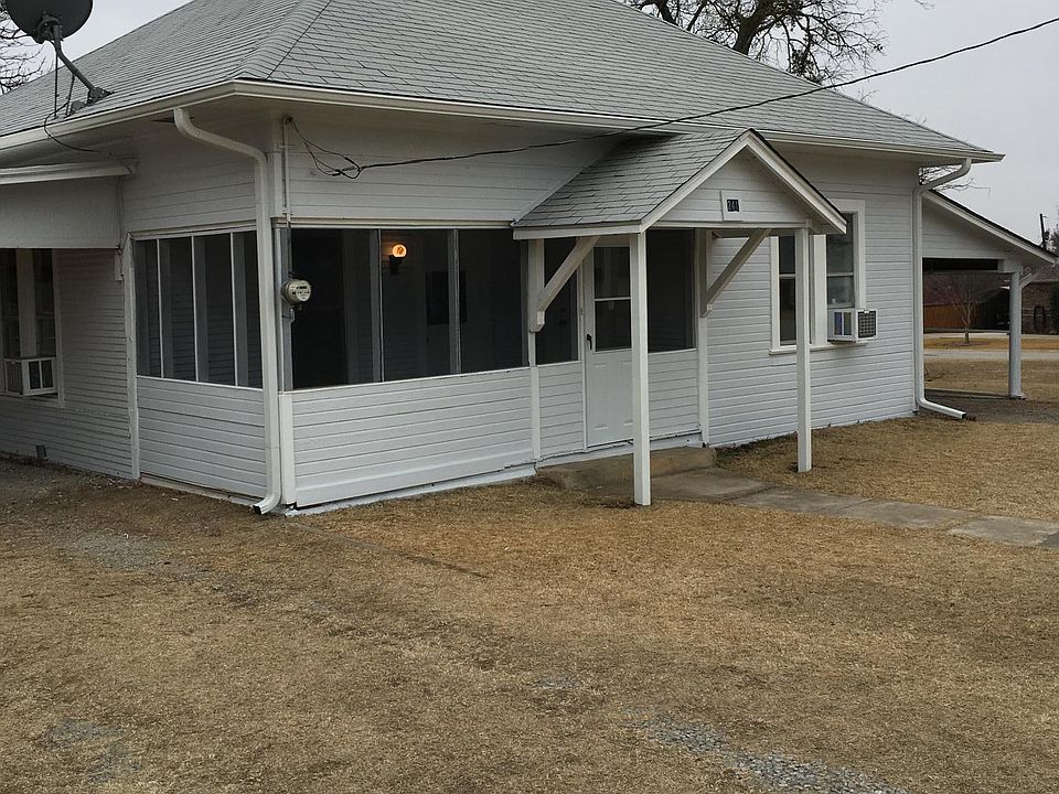 Screened in front porch