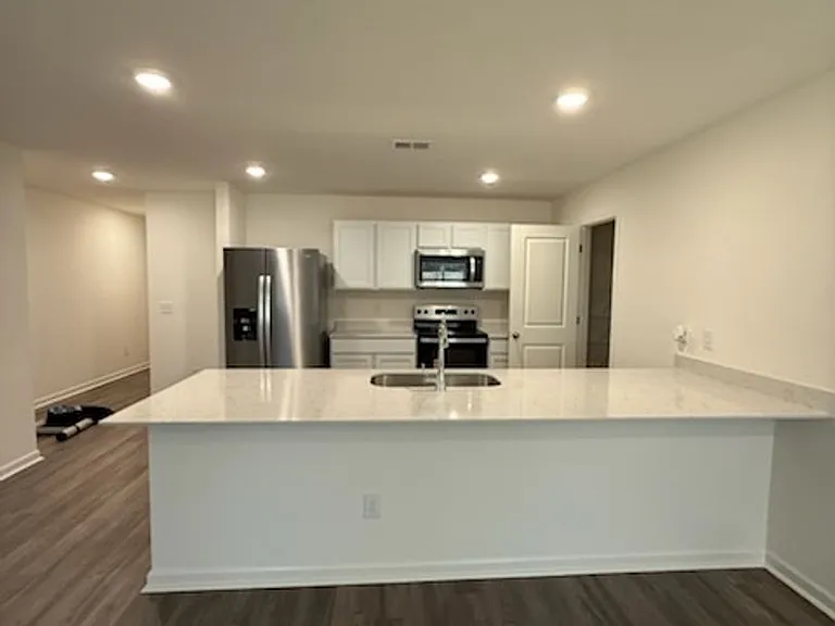 227 Yolanda Dr — Photo 5