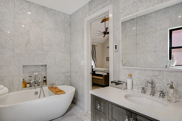 Rented by Compass | media 49