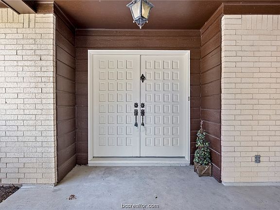 4th image of 2821 Cherry Creek Cir