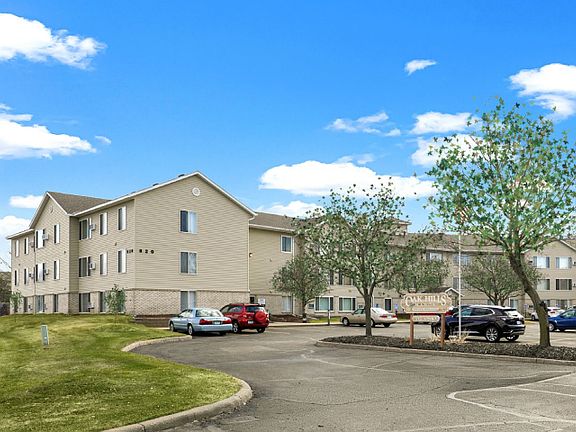 2nd image of 820 Civic Heights Dr #54dd07acf