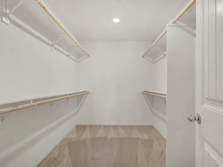 24134 Tuscany Ave — Photo 15