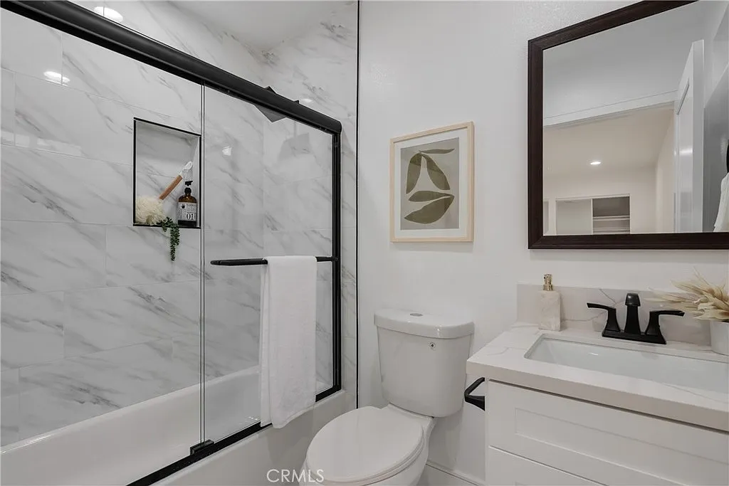 3 bed, 1400 sqft, $4,395 — Photo 1