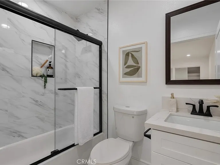 2708 S Cochran St — Photo 1