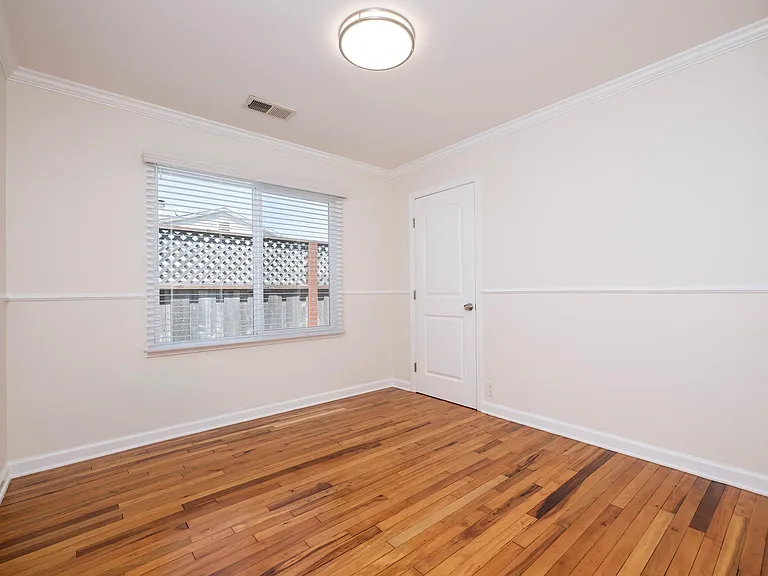 131 Ottawa St — Photo 11