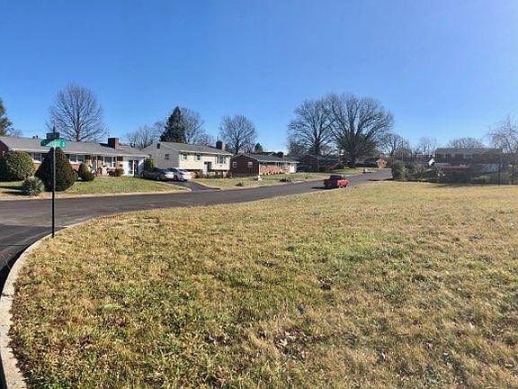 4th image of 3331 Christian Ave NW