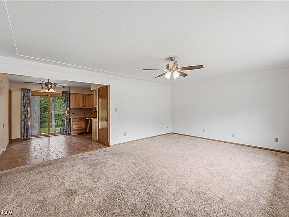 3rd image of 8382 Royalhaven Dr