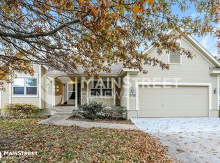 1013 SE Cape Dr, Lees Summit, MO 64081
