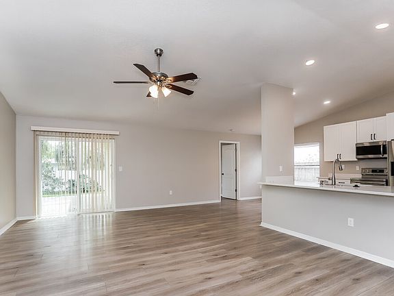 4th image of 12873 Pine Way Dr