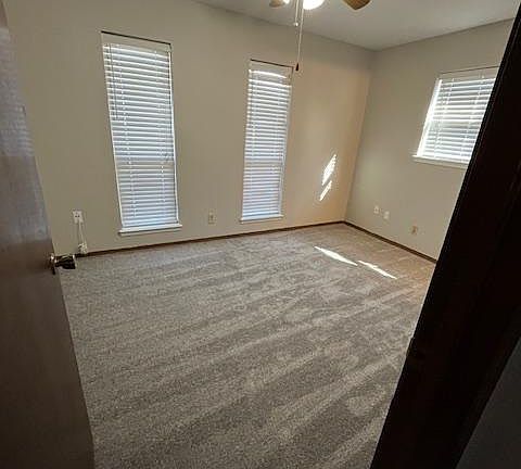 4th image of 416 W Greenwood Dr