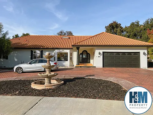945 S Ridgemark Dr Photo 1