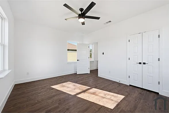 1104 E Annie St — Photo 18