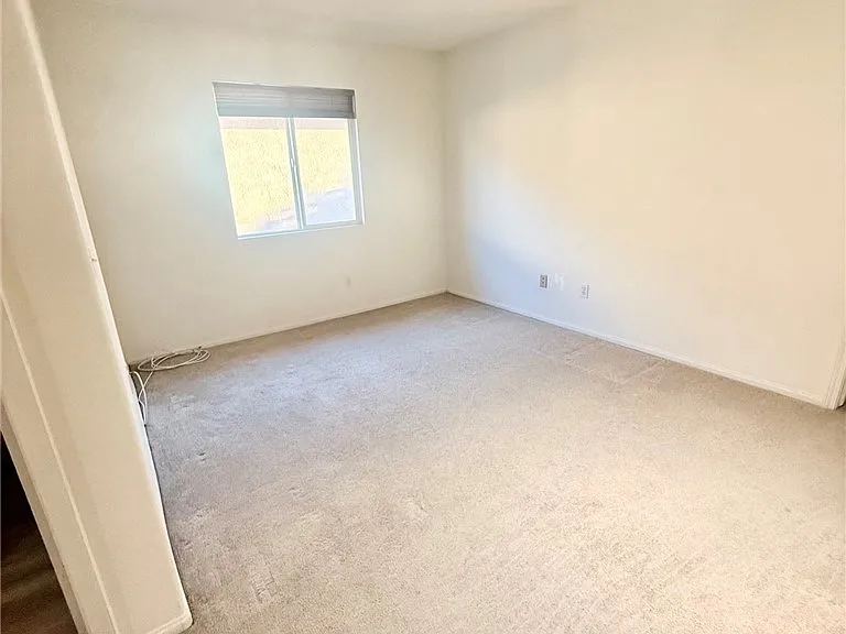 8554 Burnet Ave — Photo 13