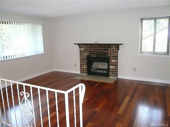 5th image of 404 189th Street Ct E
