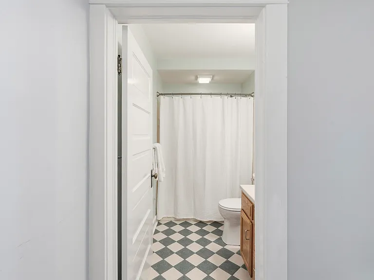 3669 Stettinius Ave — Photo 27