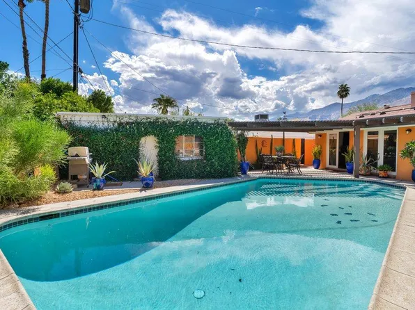 686 N Calle Rolph, Palm Springs, CA 92262