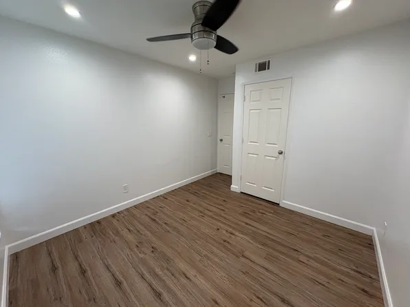 2550 White Oak Pl Unit 1, Escondido, CA 92027