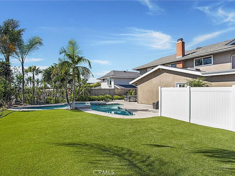 24216 Las Naranjas Dr — Photo 18