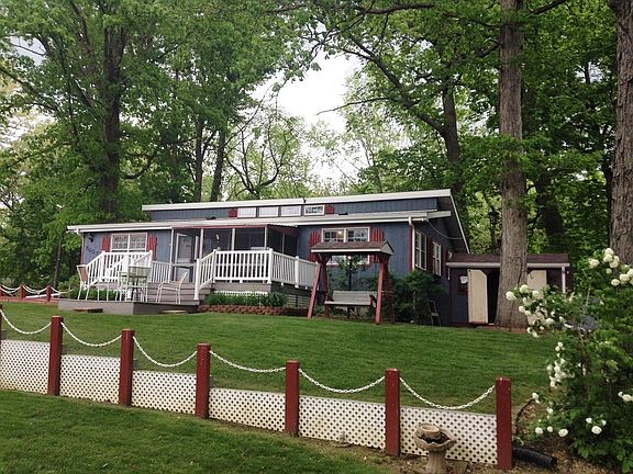 3rd image of 7667 N Poplar Ln