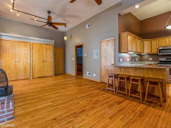 4th image of 1411 N Wells St #1E
