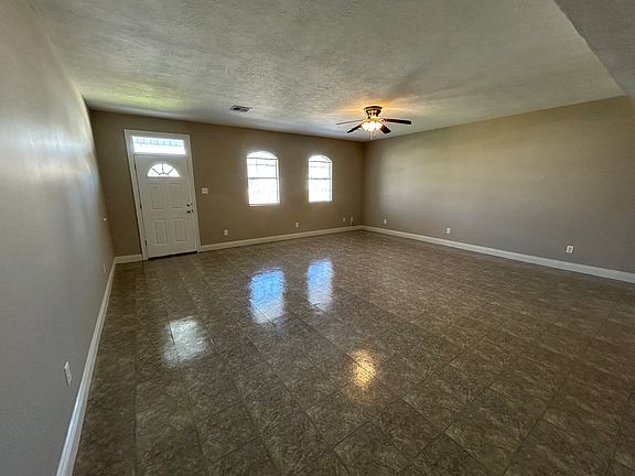 3rd image of 5029 Coopershill Dr