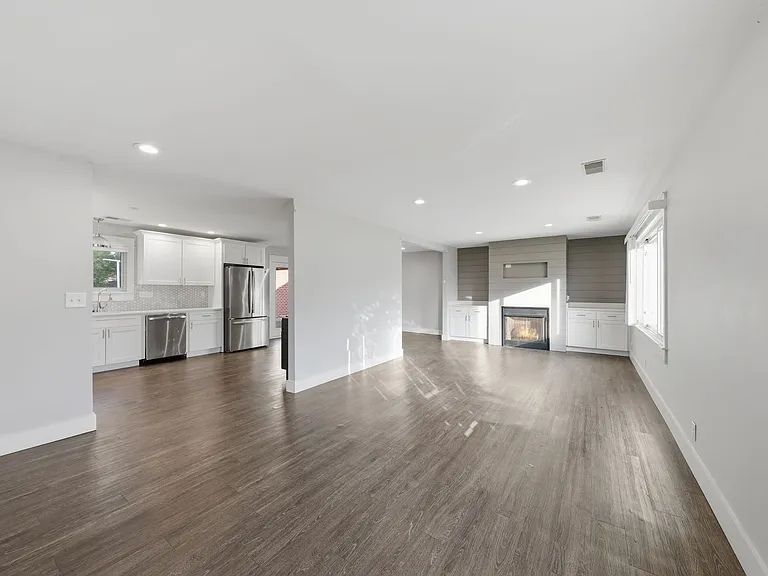 3310 Plateau Pl — Photo 6