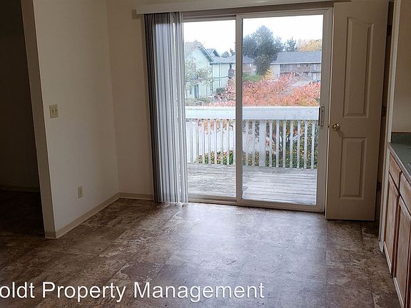 3rd image of 1493 Larissa Cir APT C