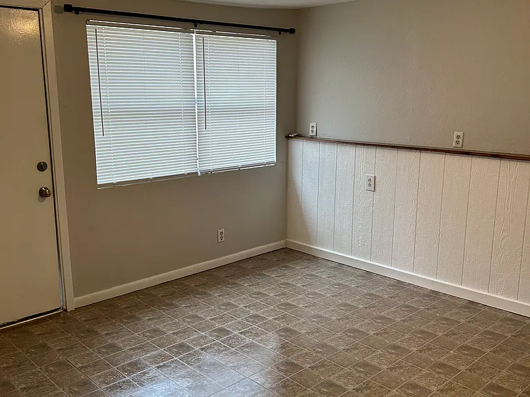 905 N Bishop St — Photo 13