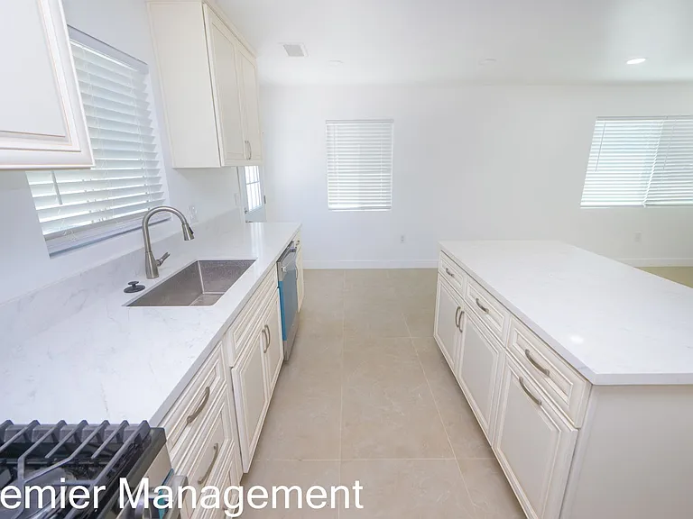 605-609 Prescott Ave — Photo 5